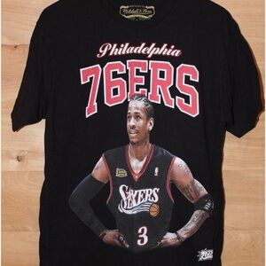 Mitchell & Ness Black Philadelphia 76ers Allen Iverson Graphic Tee medium